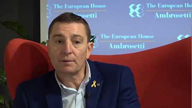 Why should we involve all citizens in the digital revolution?